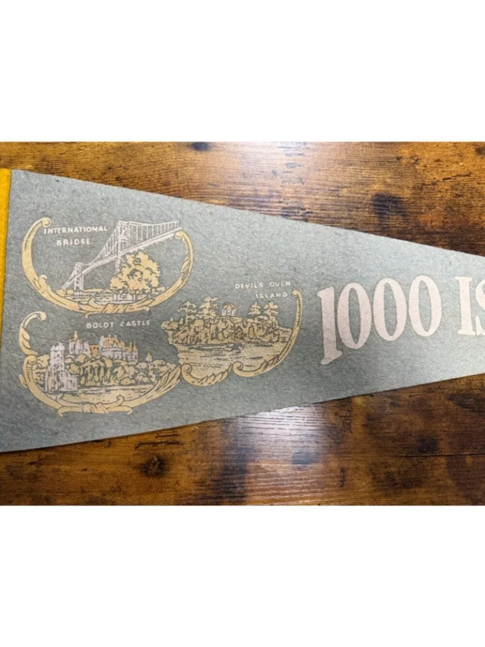 Vintage 1000 Islands pennant